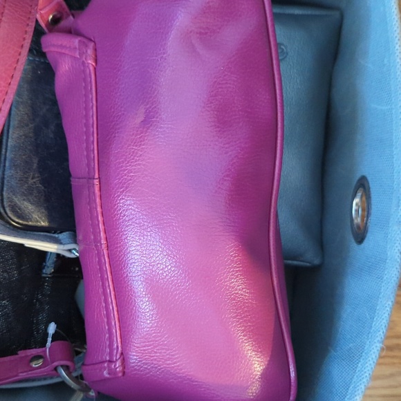 Pink XOXO Handbag - Picture 2 of 2